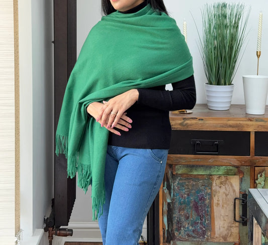 Green woolen shawl – soft and warm
