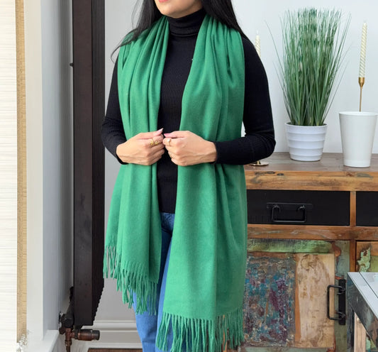 Green woolen shawl – soft and warm minimalist wrap