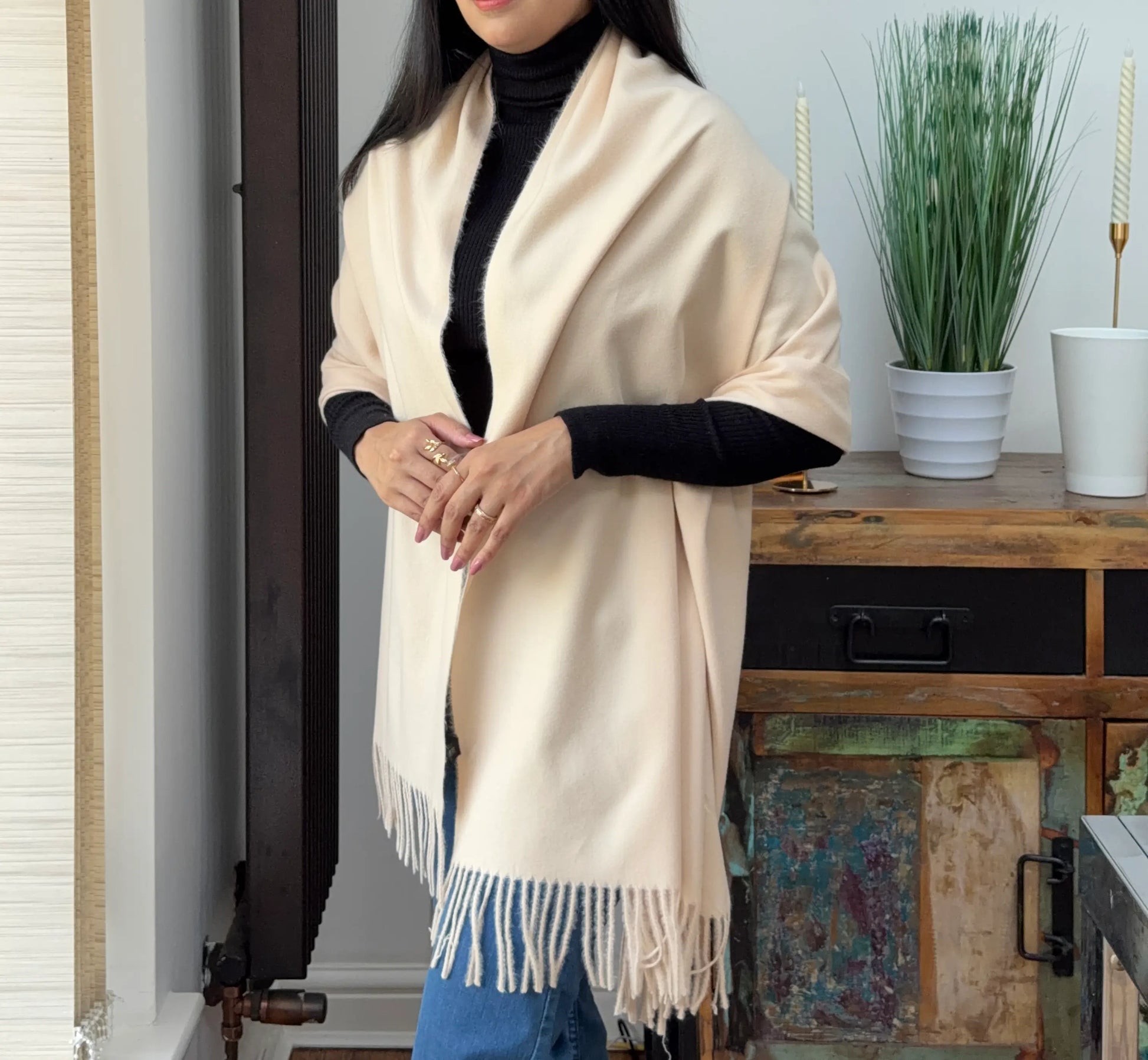 Ivory woolen shawl – soft and warm minimalist