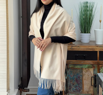 Ivory woolen shawl – soft and warm minimalist