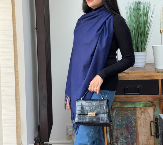 Midnight blue woolen shawl – soft and warm everyday wrap