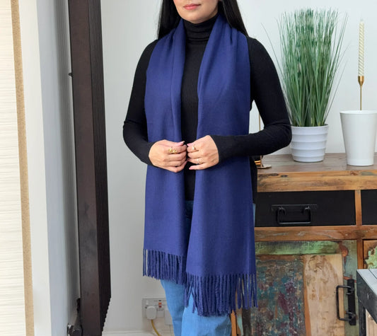 Midnight blue woolen shawl – soft and warm everyday wrap